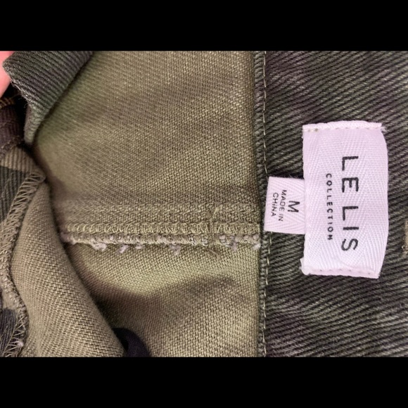 Camo Jean Skirt - Medium - Has Pockets! - Picture 4 of 7